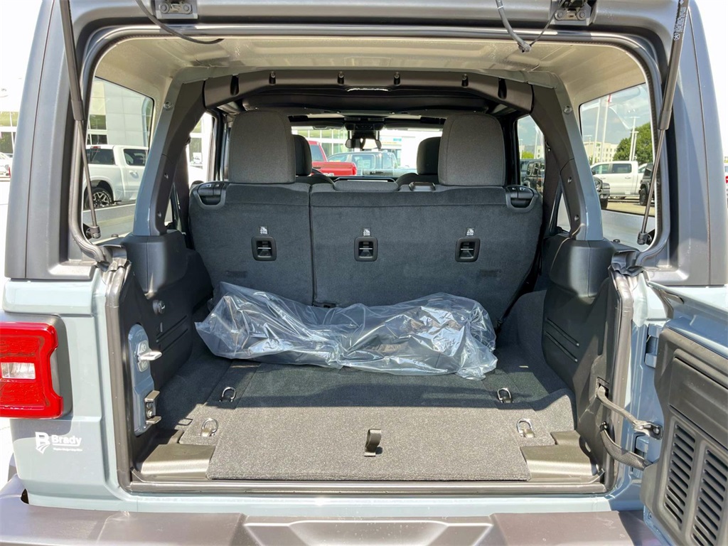 2025 Jeep Wrangler Sport S photo 8