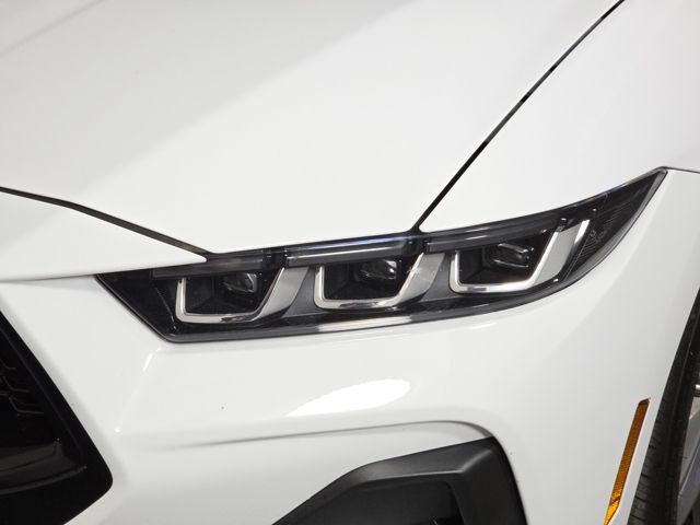 2024 Ford Mustang GT Premium Convertible photo 11