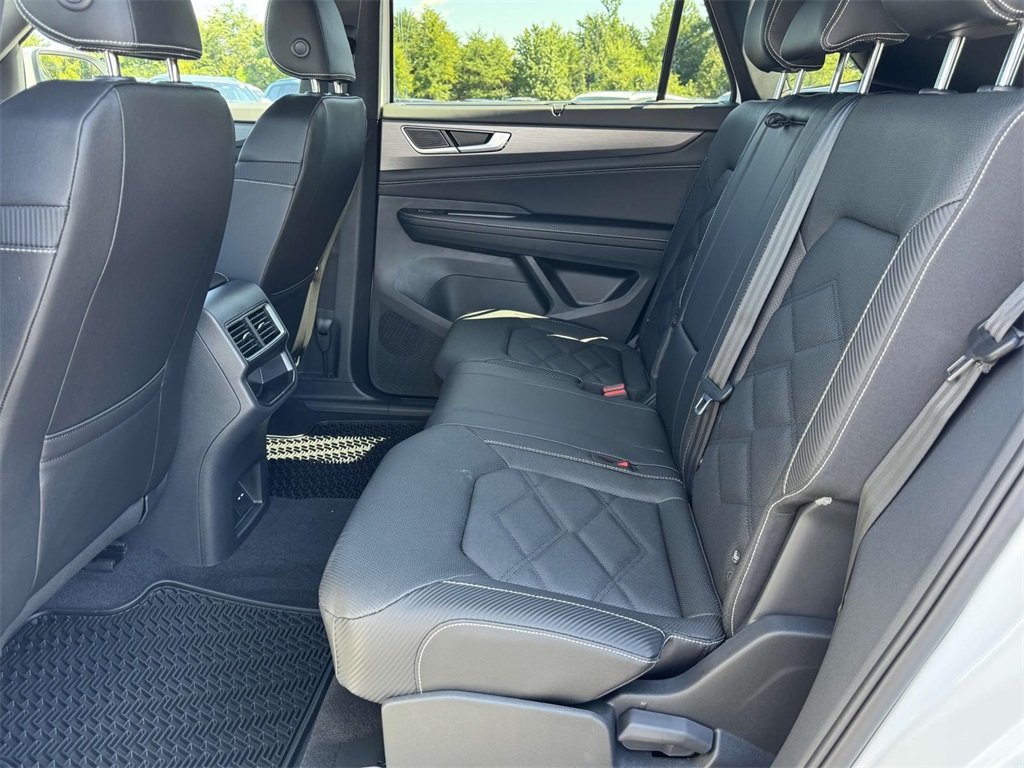 2026 Volkswagen Atlas Cross Sport SE Technology photo 14