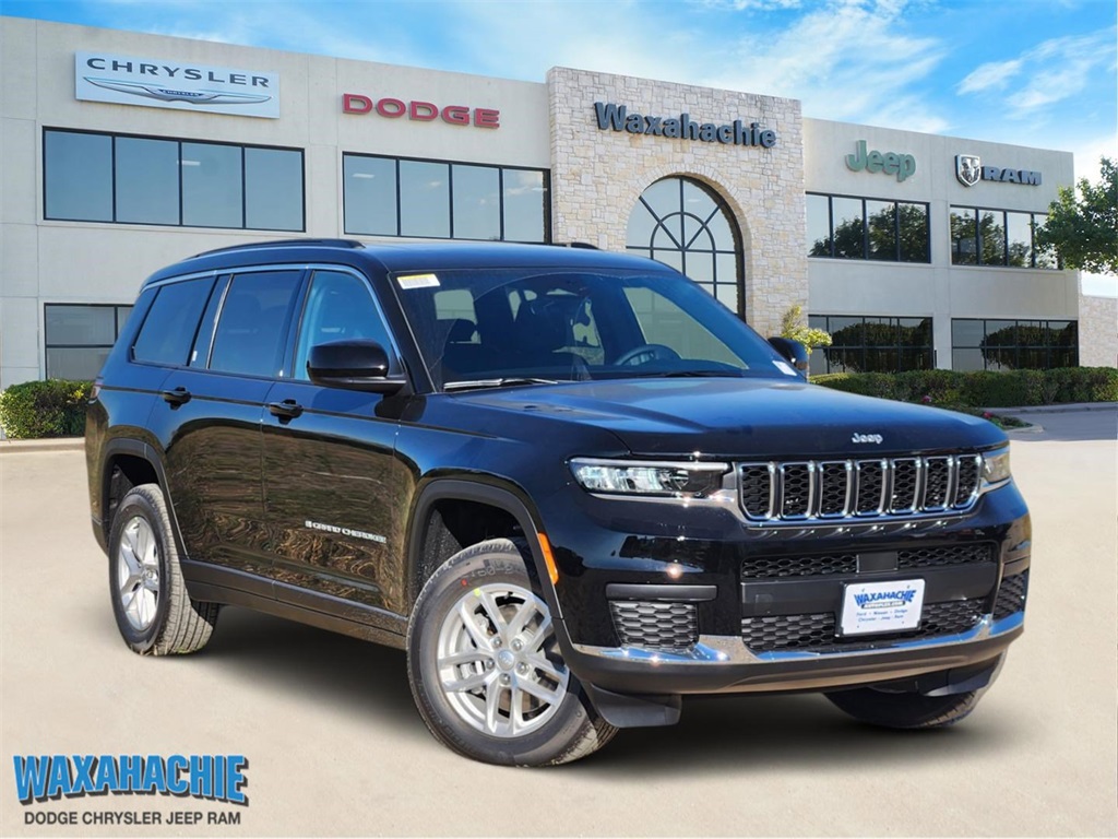2025 Jeep Grand Cherokee L Laredo's photo