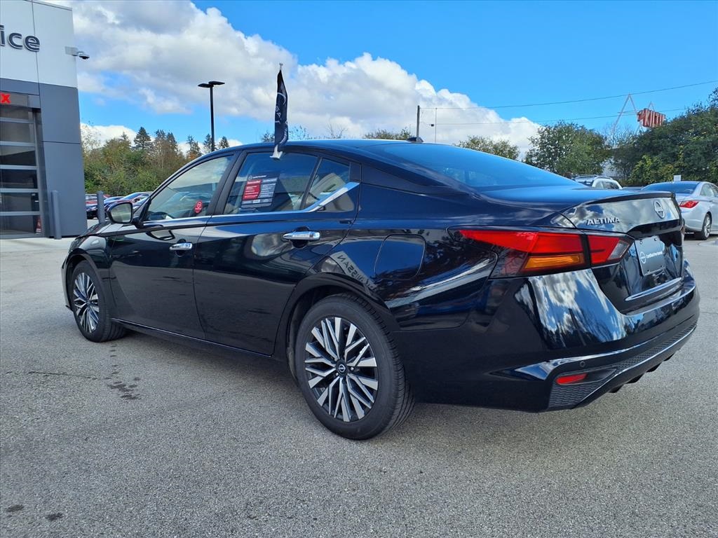 2024 Nissan Altima 2.5 SV photo 3