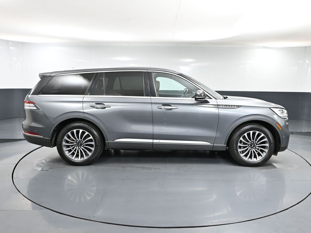 2021 Lincoln Aviator Reserve photo 3