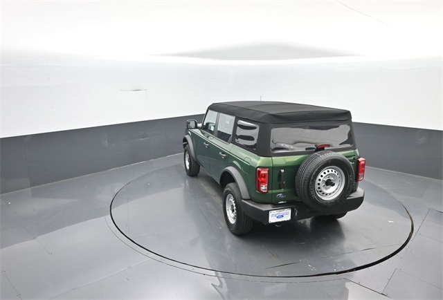 2025 Ford Bronco Base photo 14