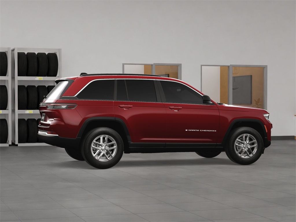 2025 Jeep Grand Cherokee Laredo X photo 4