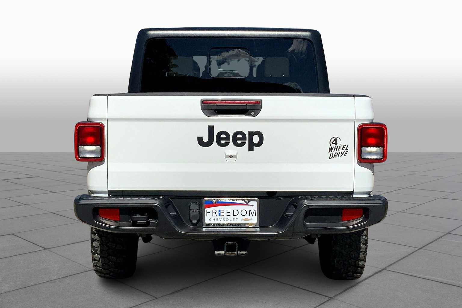 2023 Jeep Gladiator Willys photo 4