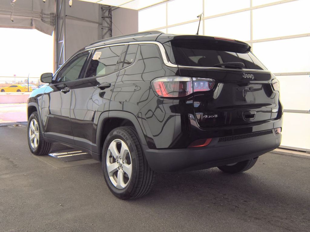 2019 Jeep Compass Latitude photo 2