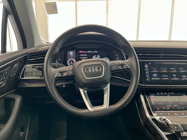 2022 Audi Q7 55 Premium photo 16