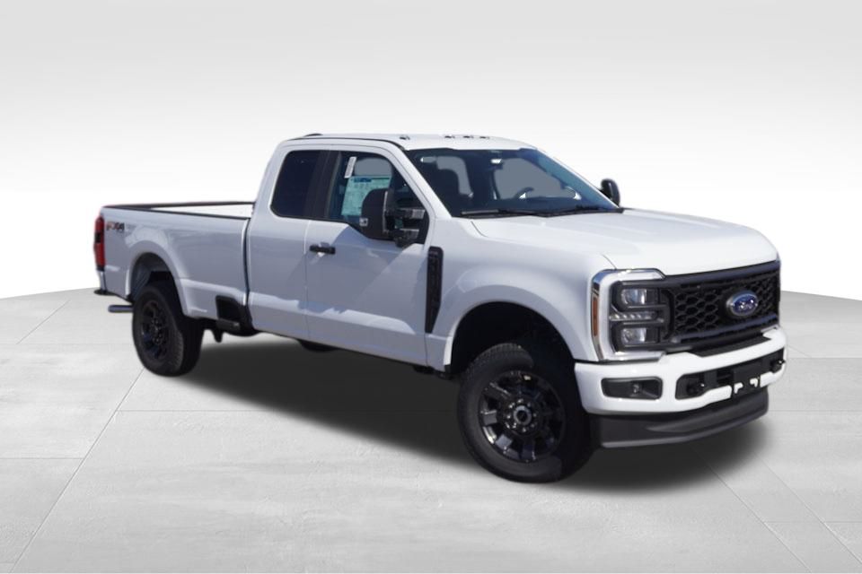 2025 Ford F-350 Super Duty XL's photo