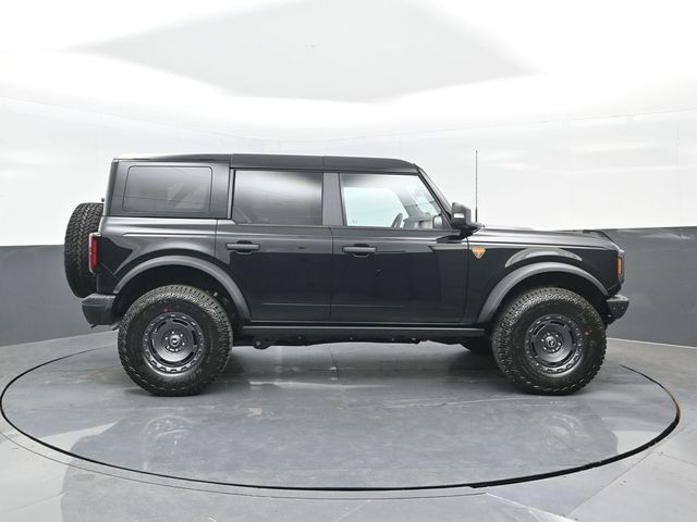 2025 Ford Bronco Badlands photo 3