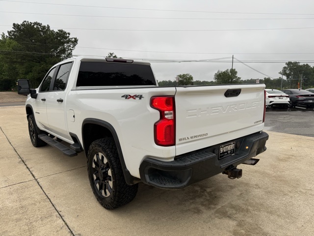 2020 Chevrolet Silverado 2500HD Custom photo 3