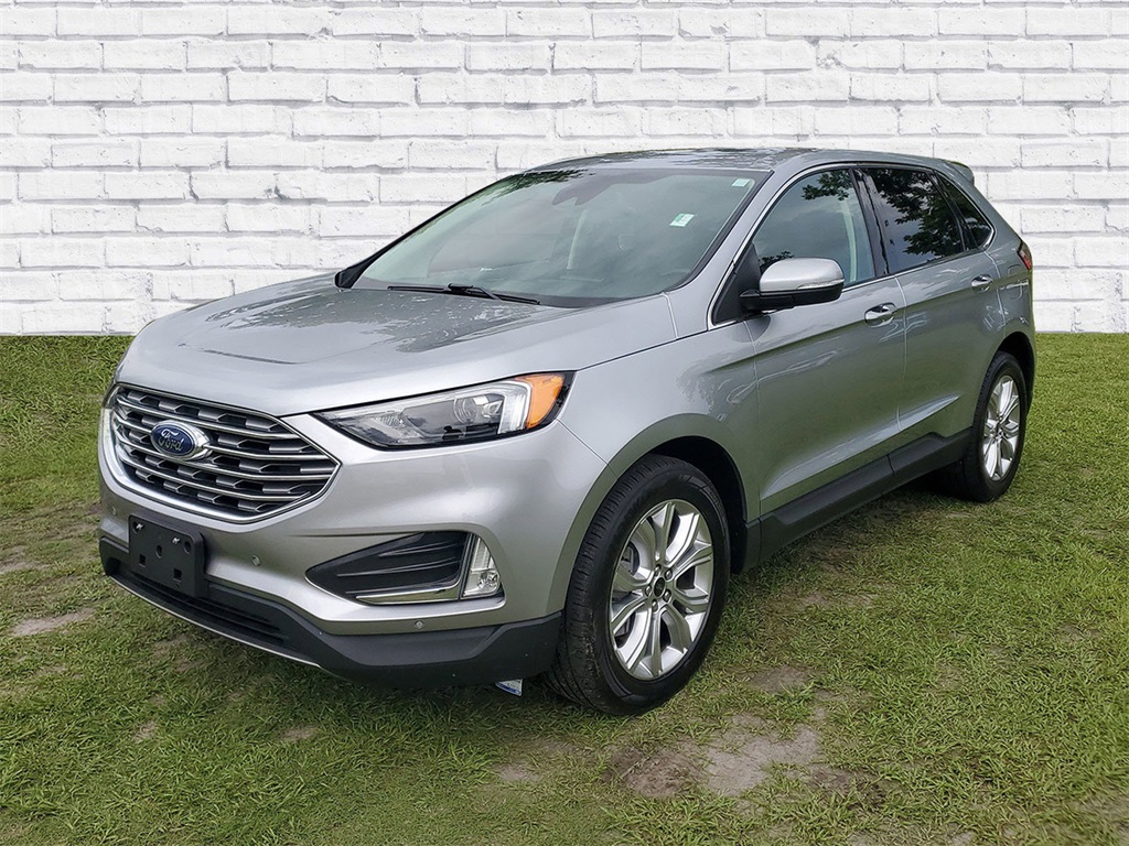 2024 Ford Edge Titanium photo 4