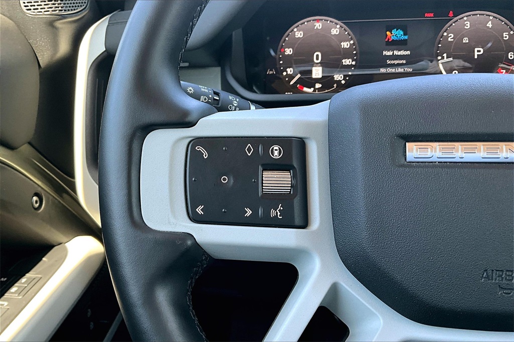 2024 Land Rover Defender 110 S photo 19