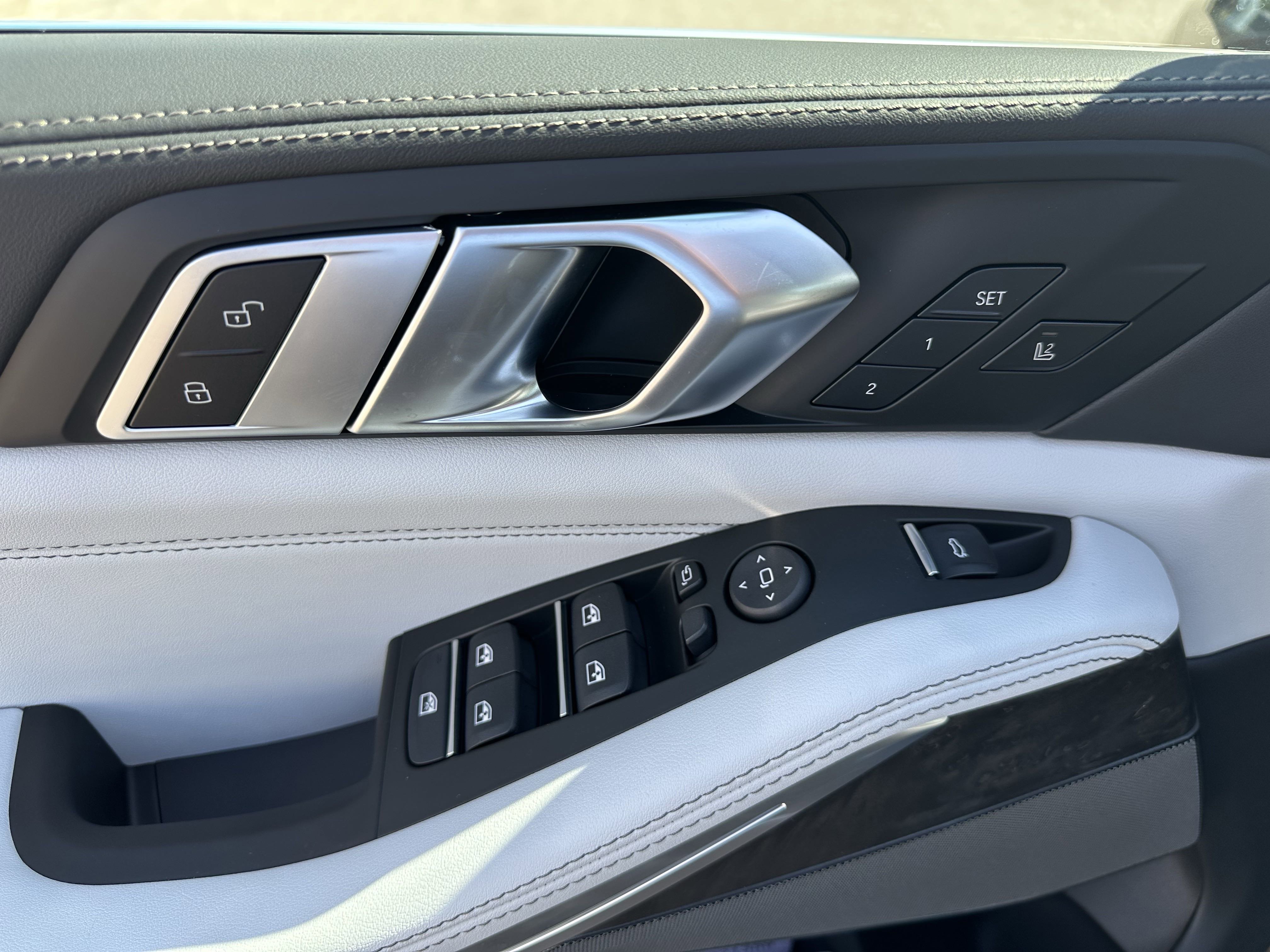 2026 Bmw X5 xDrive40i photo 3