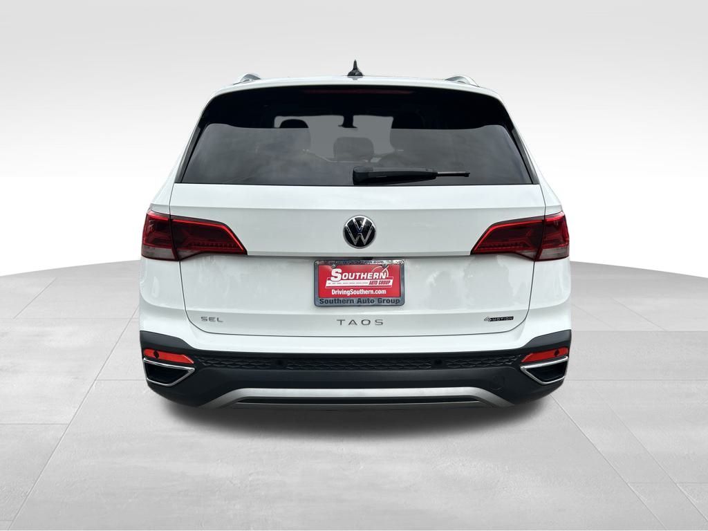 2023 Volkswagen Taos SEL photo 5