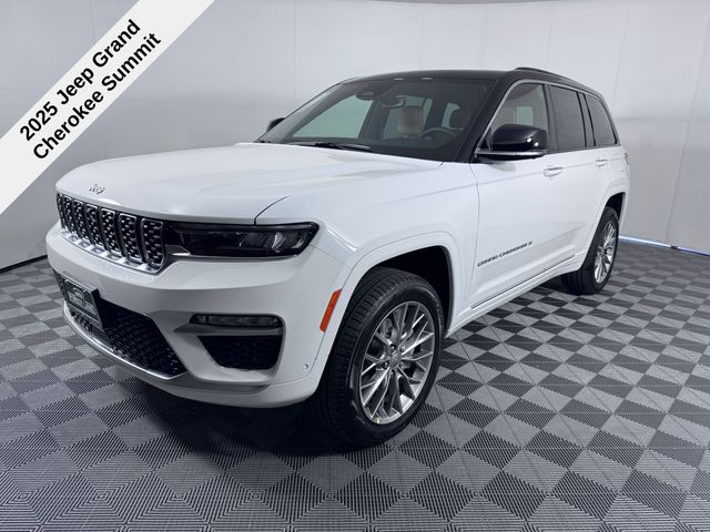 2025 Jeep Grand Cherokee Summit photo 3