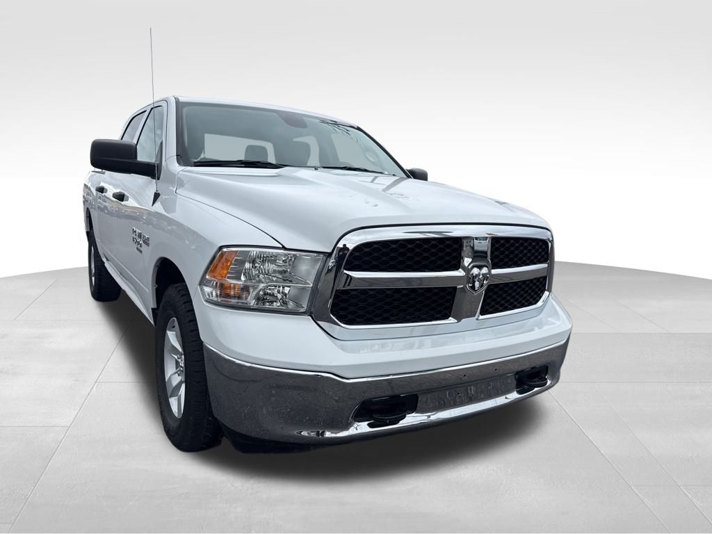 2023 Ram 1500 Classic SLT photo 4