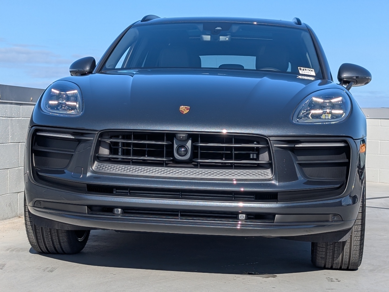 2026 Porsche Macan T photo 8