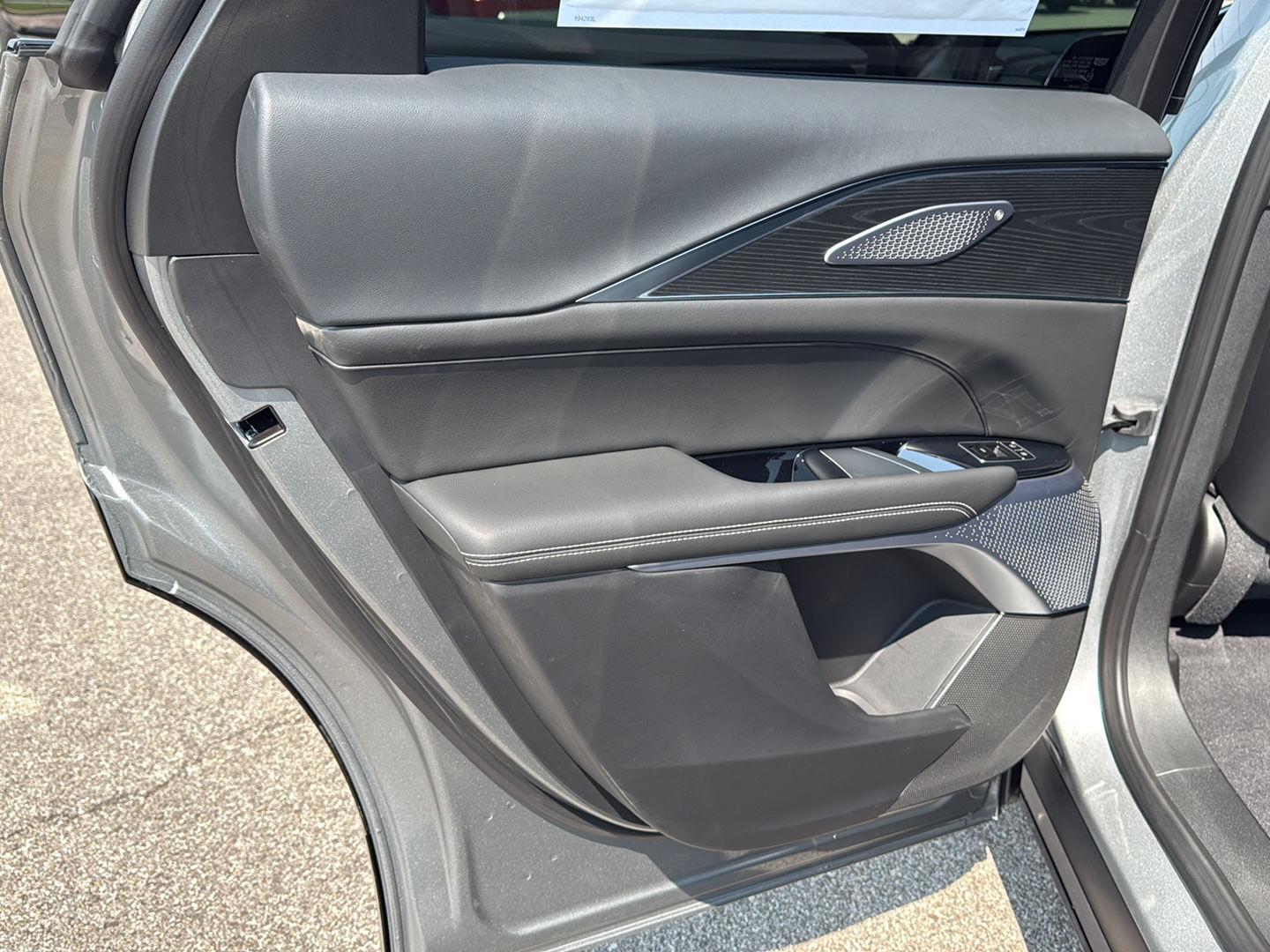 2025 Cadillac Lyriq Luxury photo 21