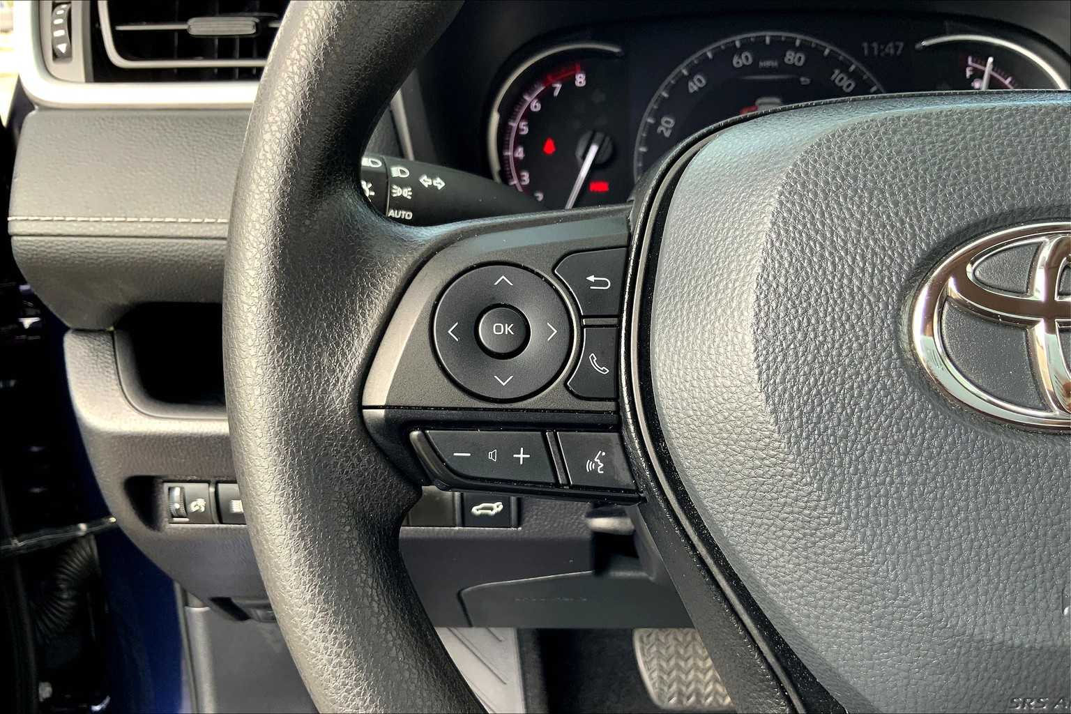 2024 Toyota RAV4 XLE photo 22