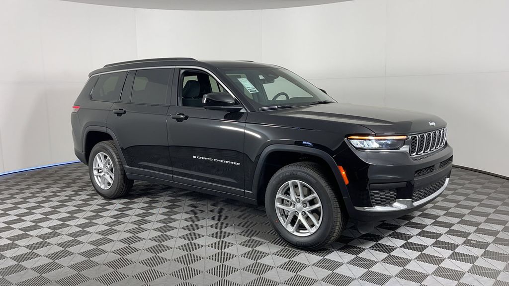 2025 Jeep Grand Cherokee Laredo X photo 2