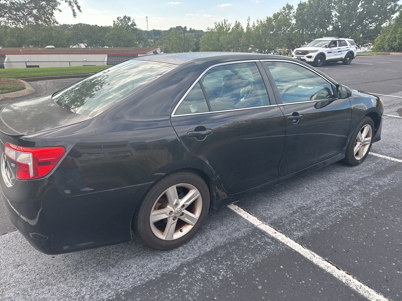 2014 Toyota Camry SE photo 3