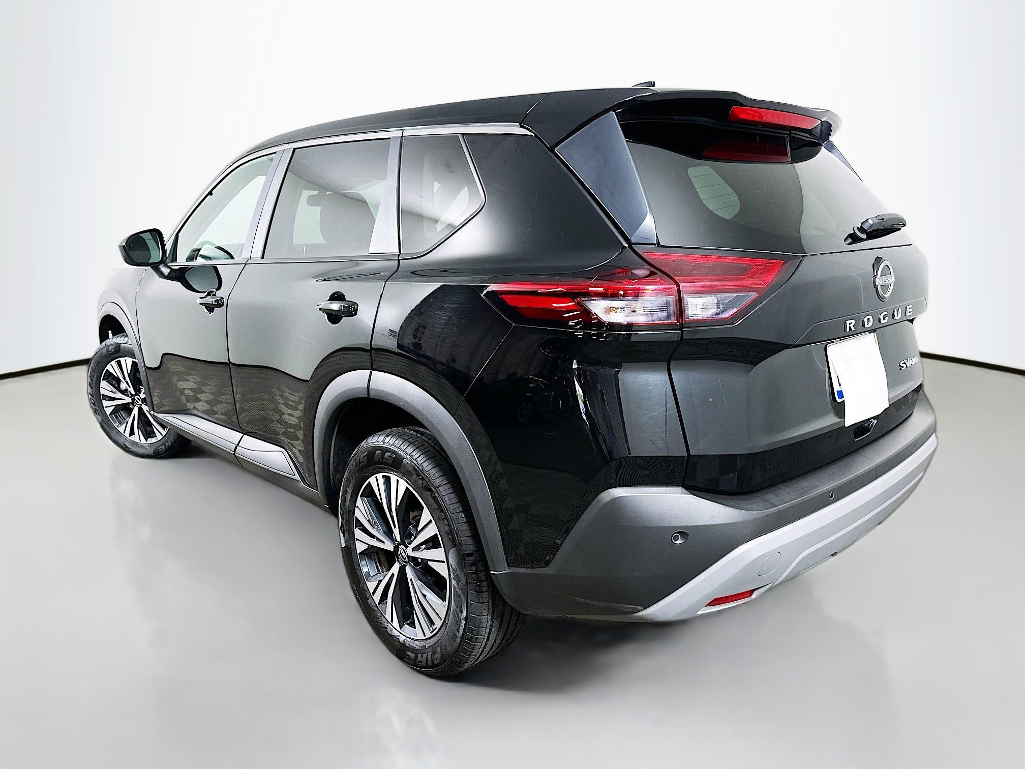 2023 Nissan Rogue SV photo 3