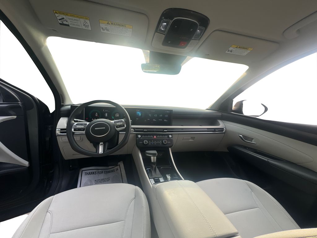 2025 Hyundai Tucson SE photo 13