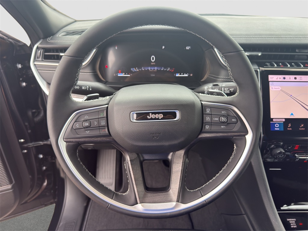 2025 Jeep Grand Cherokee Limited photo 10