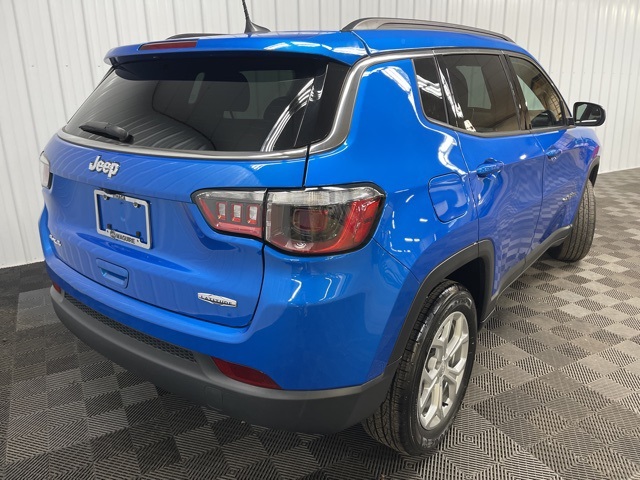 2024 Jeep Compass Latitude photo 9