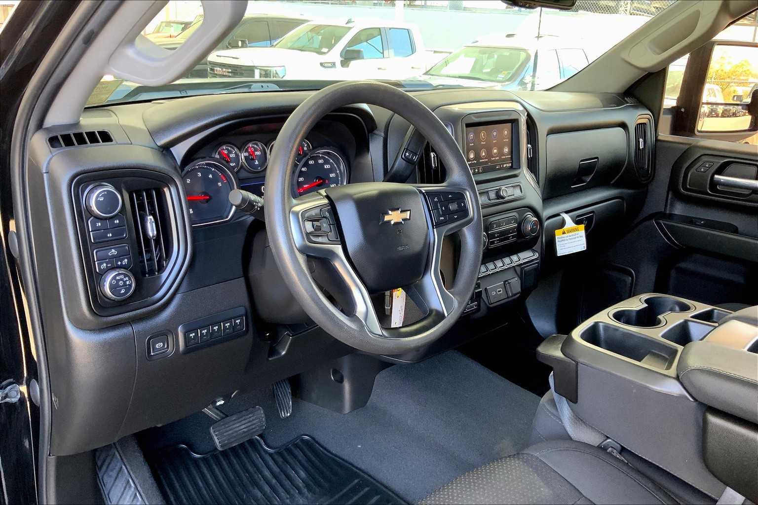 2022 Chevrolet Silverado 2500HD Custom photo 15