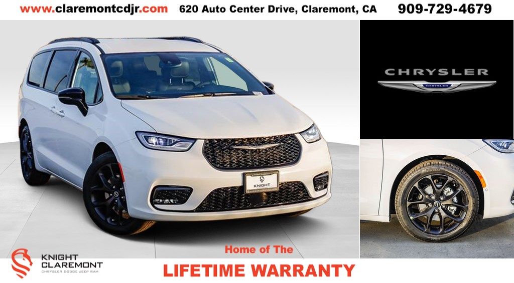 2026 Chrysler Pacifica Select's photo