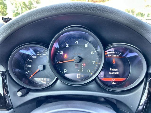 2021 Porsche Macan Base photo 11