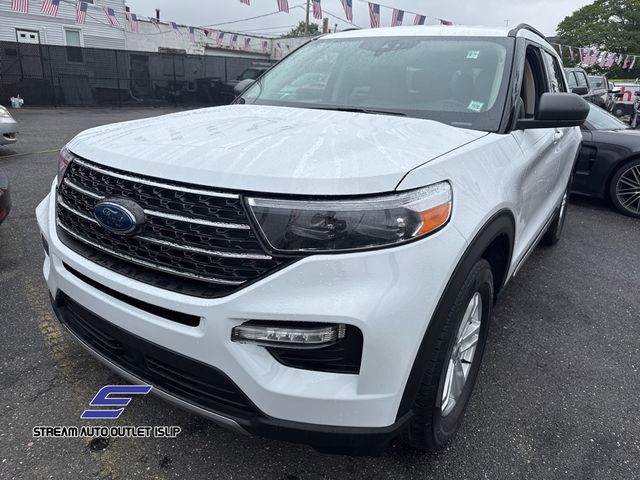 2023 Ford Explorer XLT photo 3