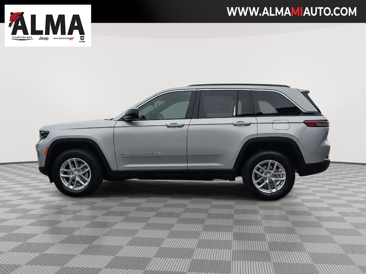 2025 Jeep Grand Cherokee Laredo X photo 6