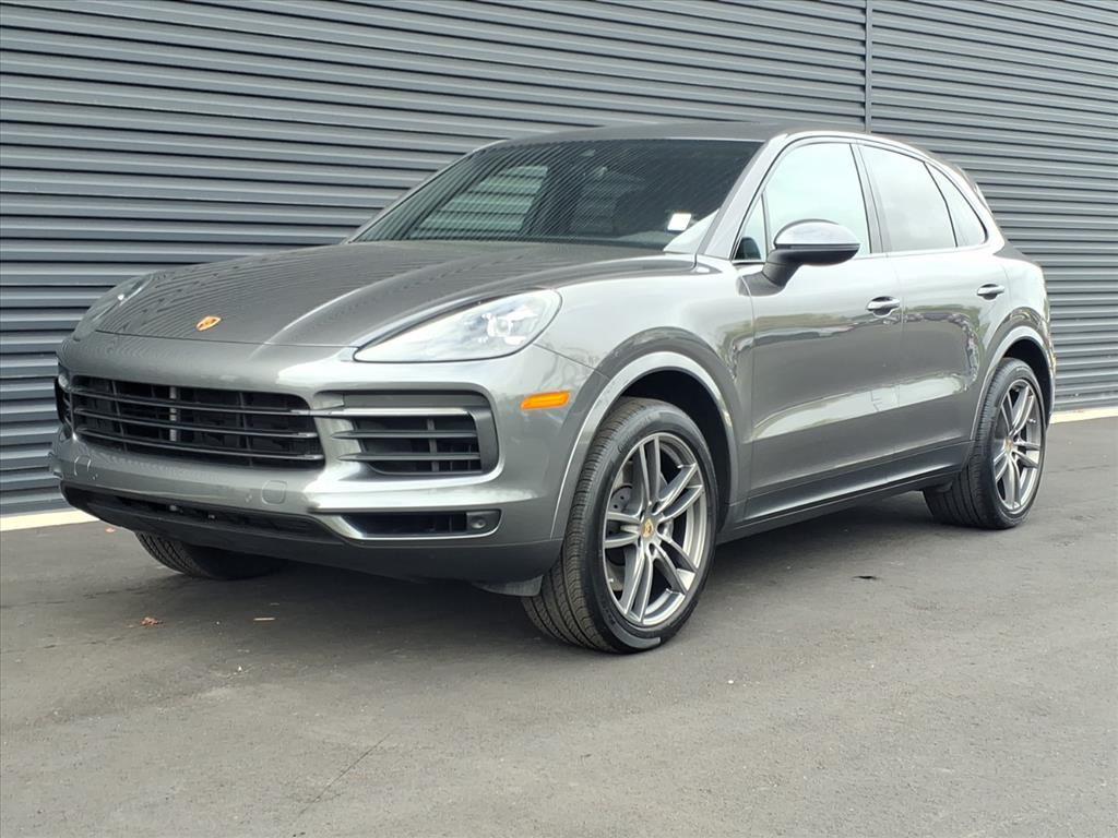 2023 Porsche Cayenne Base's photo