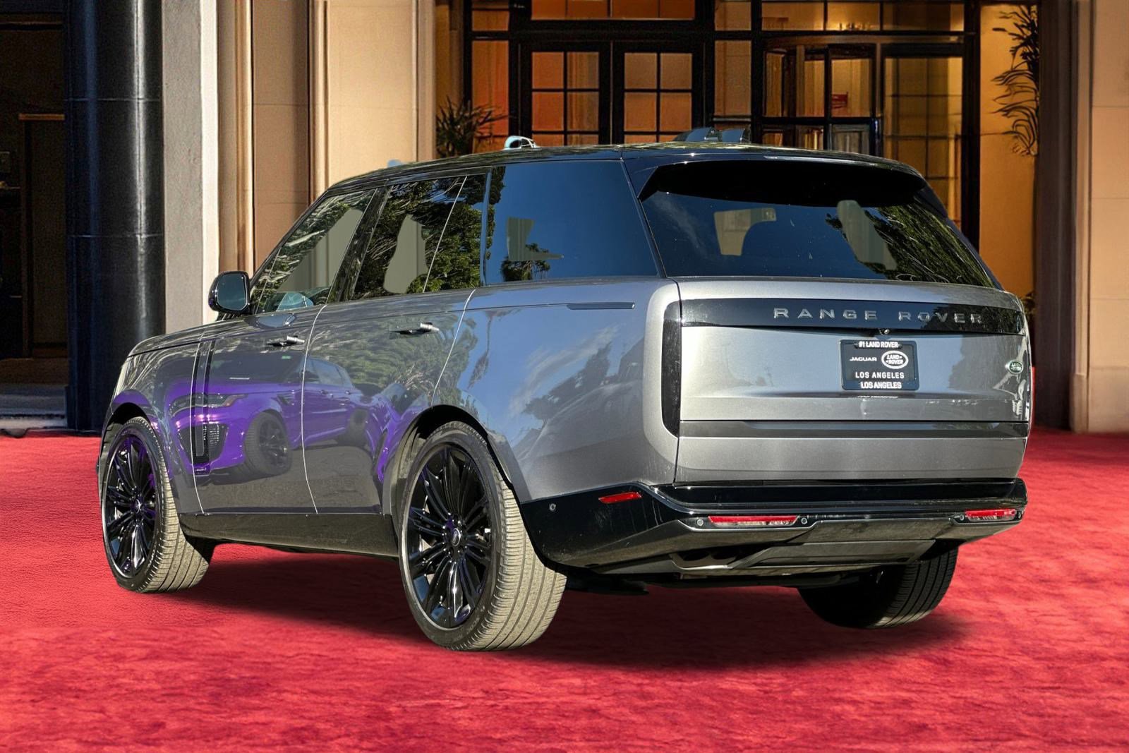 2023 Land Rover Range Rover Autobiography photo 3