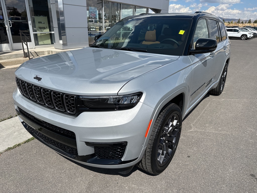 2025 Jeep Grand Cherokee L Summit's photo