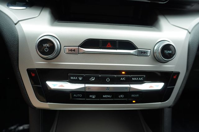 2022 Ford Explorer XLT photo 24
