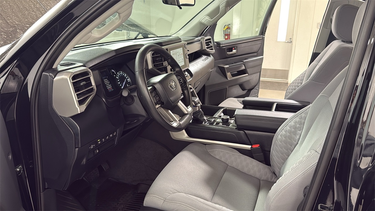 2024 Toyota Tundra SR5 photo 10