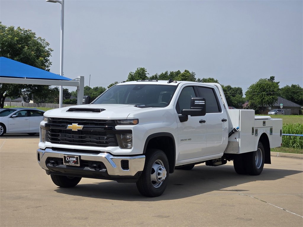 2025 Chevrolet Silverado 3500HD Work Truck photo 2