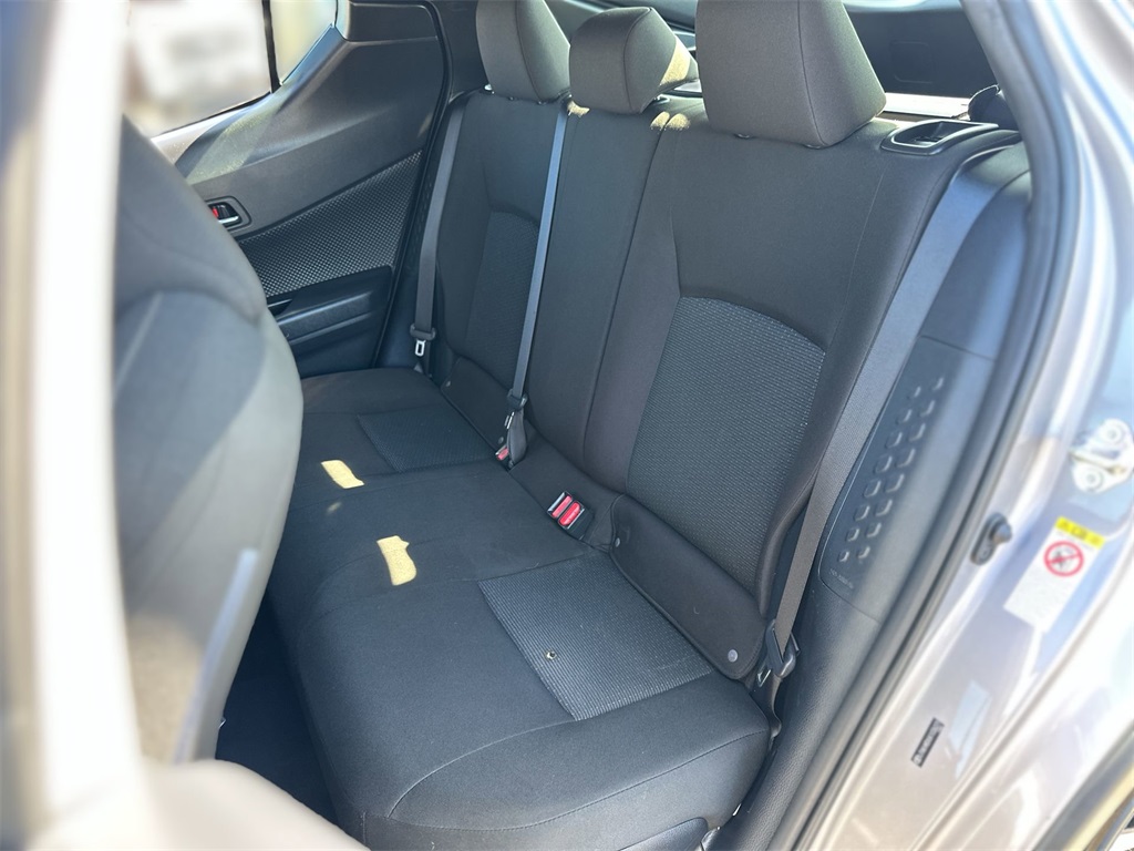 2019 Toyota C-HR XLE photo 31
