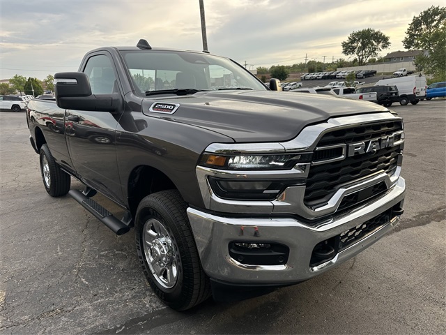 2025 Ram 2500 Tradesman photo 4