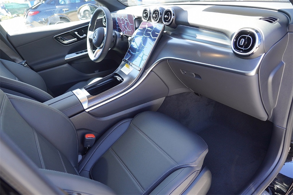 2026 Mercedes Benz GLC 300 photo 11