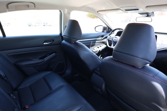 2023 Nissan Altima 2.5 SR photo 13