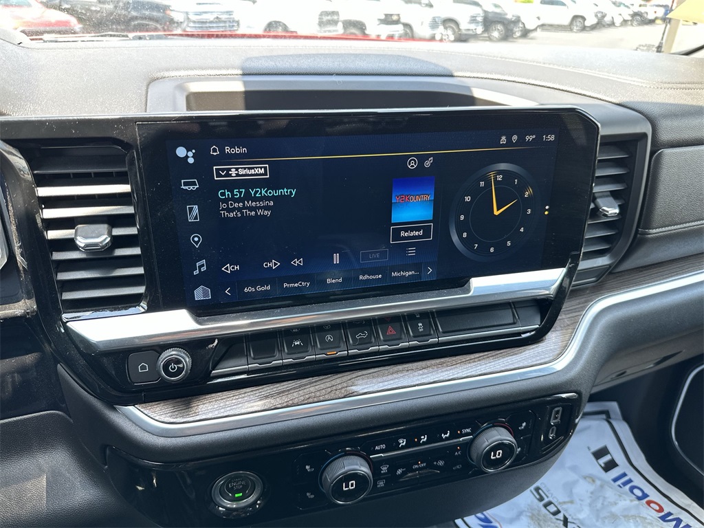 2022 Chevrolet Silverado 1500 LT photo 16