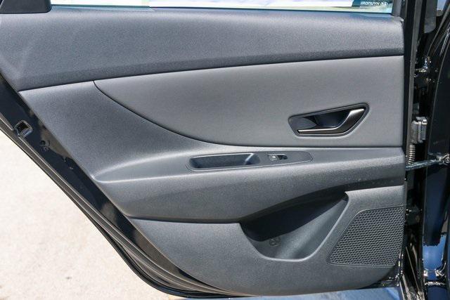 New 2025 Black Hyundai SEL Sport image 9