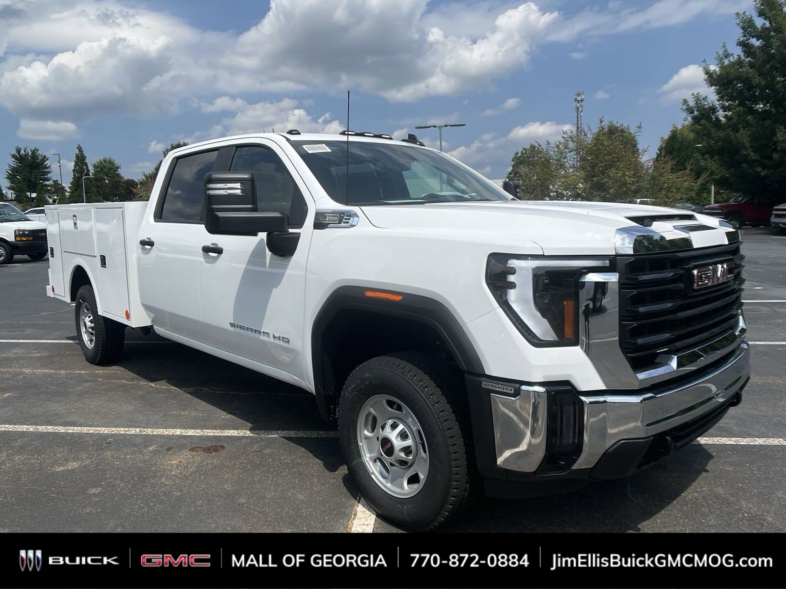 2024 GMC Sierra 2500HD Pro's photo
