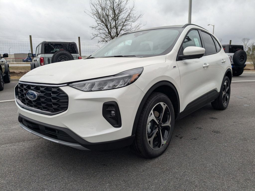 2025 Ford Escape Hybrid ST-Line Select photo 4
