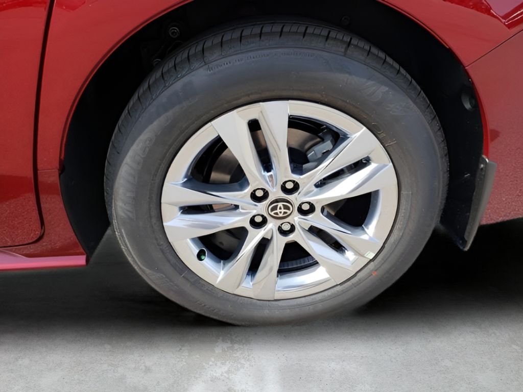 2025 Toyota Sienna XLE photo 20