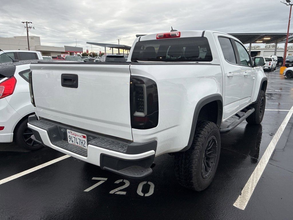 2018 Chevrolet Colorado LT photo 2